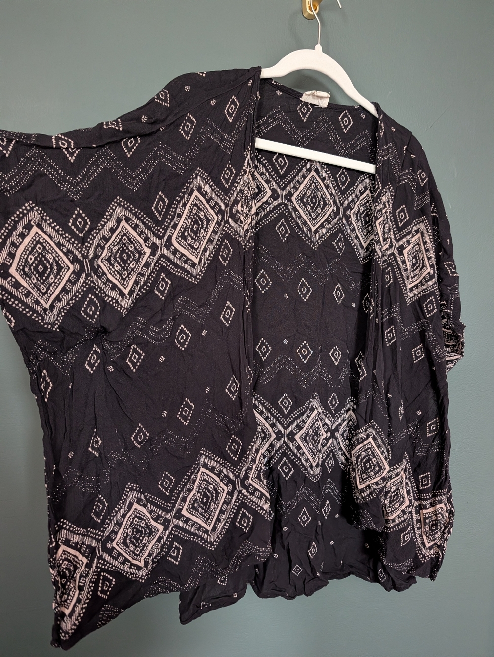 La Hearts Black Kimono with Blush Geometric Print 008